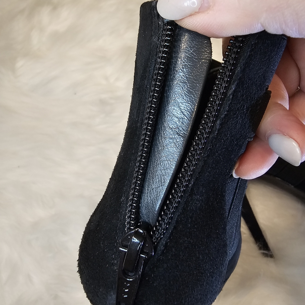 Stuart Weitzman Black Heel Ankle Boots - Picture 4 of 15